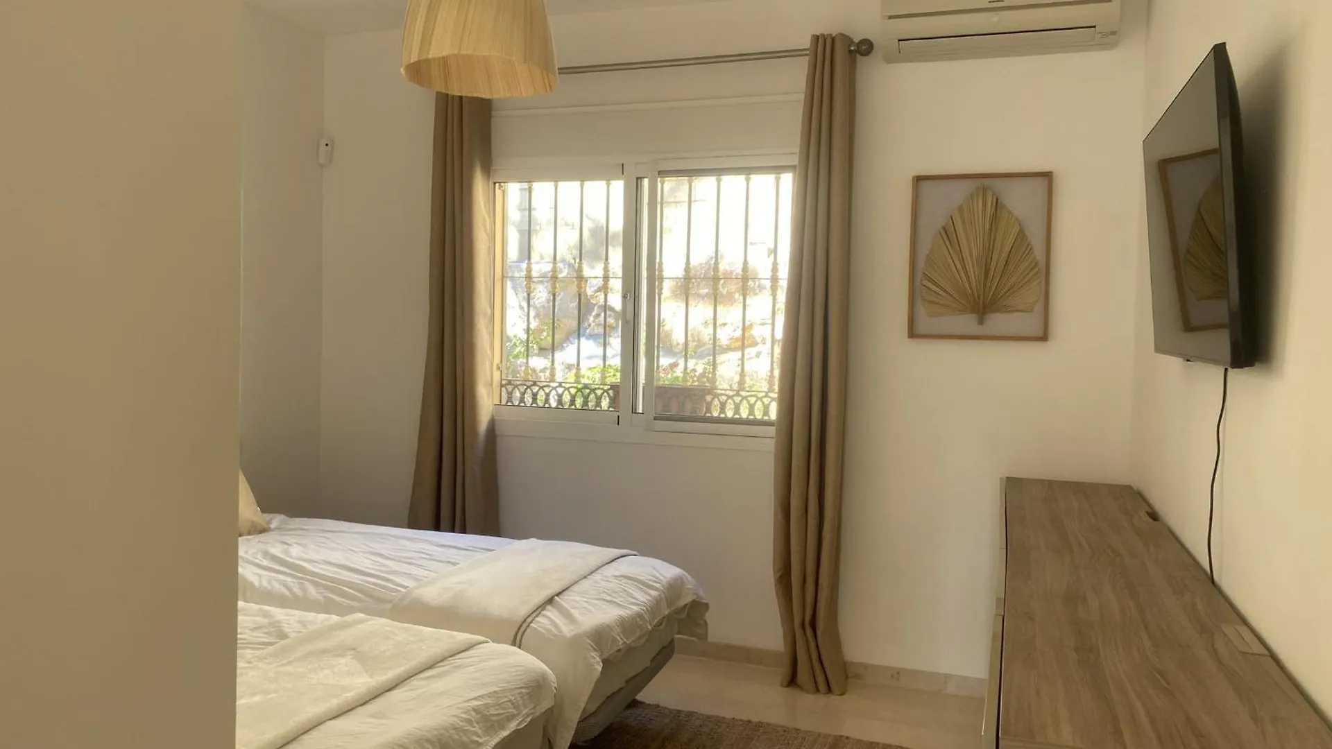 בית נופש הוילה מיחאס קוסטה Casa La Riviera Del Sol