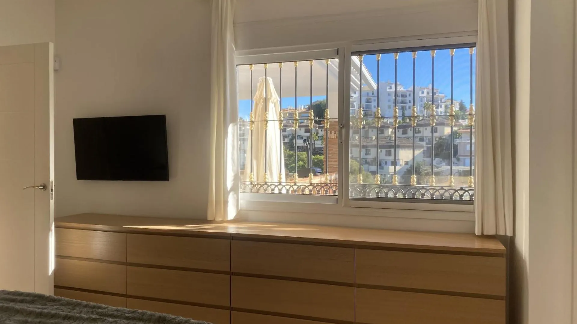 בית נופש הוילה מיחאס קוסטה Casa La Riviera Del Sol ספרד